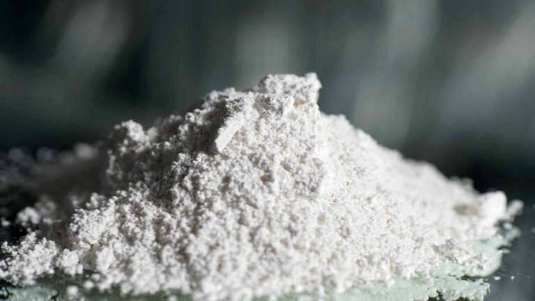 L’hydroxyde de lithium : un matériau prometteur pour le stockage de l’énergie solaire thermique ?